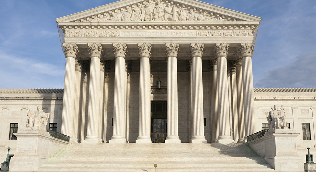 Etats-Unis : la Cour suprême révoque le droit constitutionnel à l'avortement