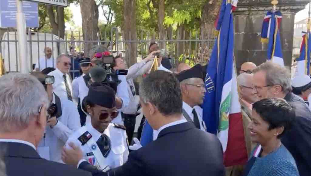 Vidéo - Les ministres Darmanin et Carenco rendent hommage aux soldats réunionnais morts pour la France 