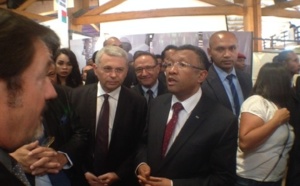 Le Président malgache en compagnie de l'ambassadeur de France lors de sa visite à la FIM
