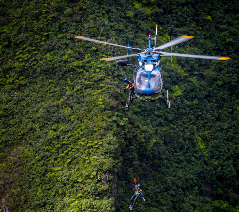 Secours en montagne : Pour récupérer son drone, il reste coincé dans le rempart du volcan