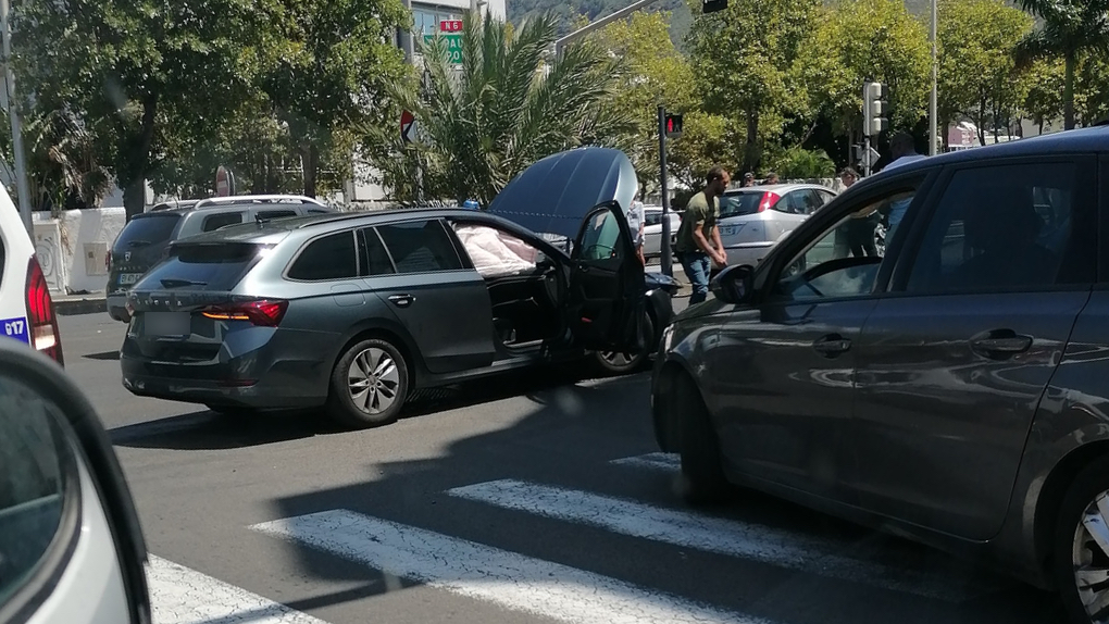 Boulevard Sud : Collision entre deux véhicules, dont un de la BAC