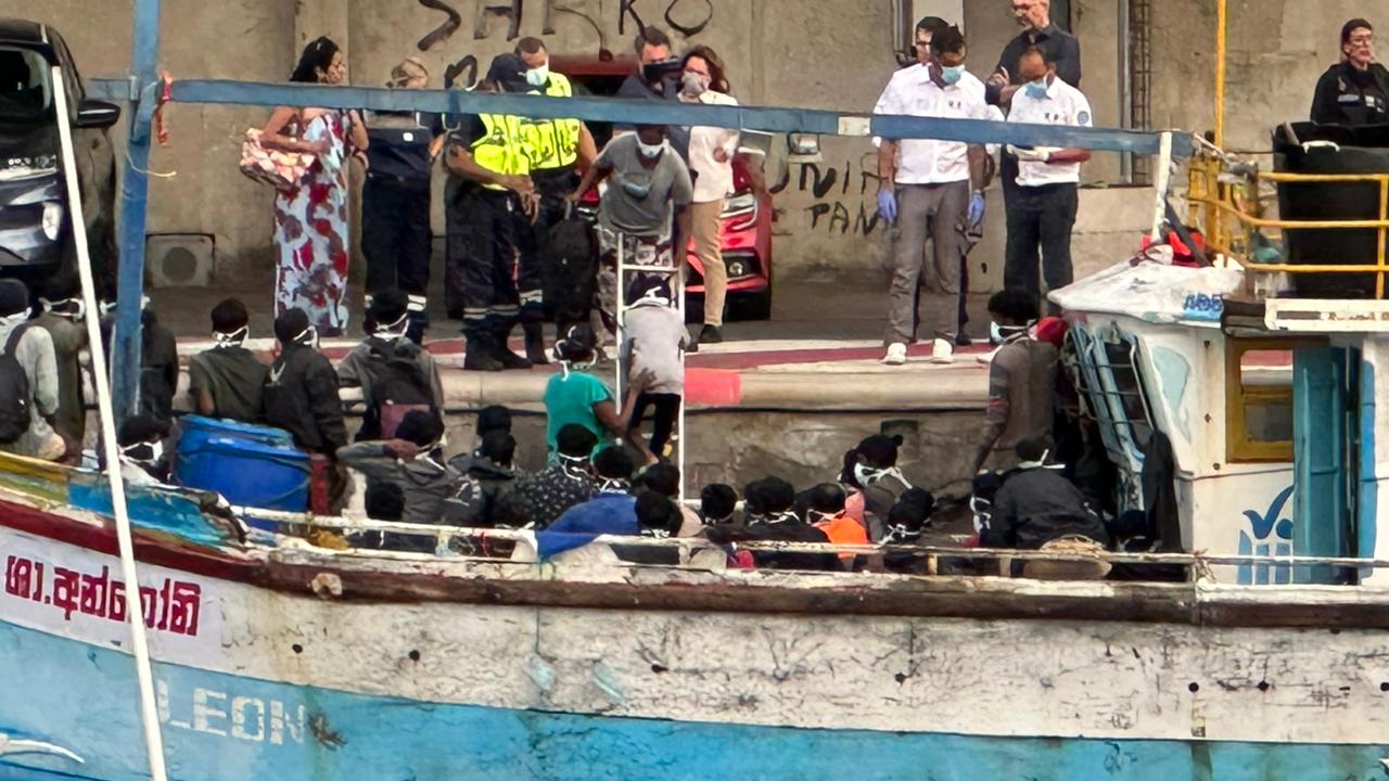 LIVE - Les 53 migrants sri lankais débarquent à La Réunion