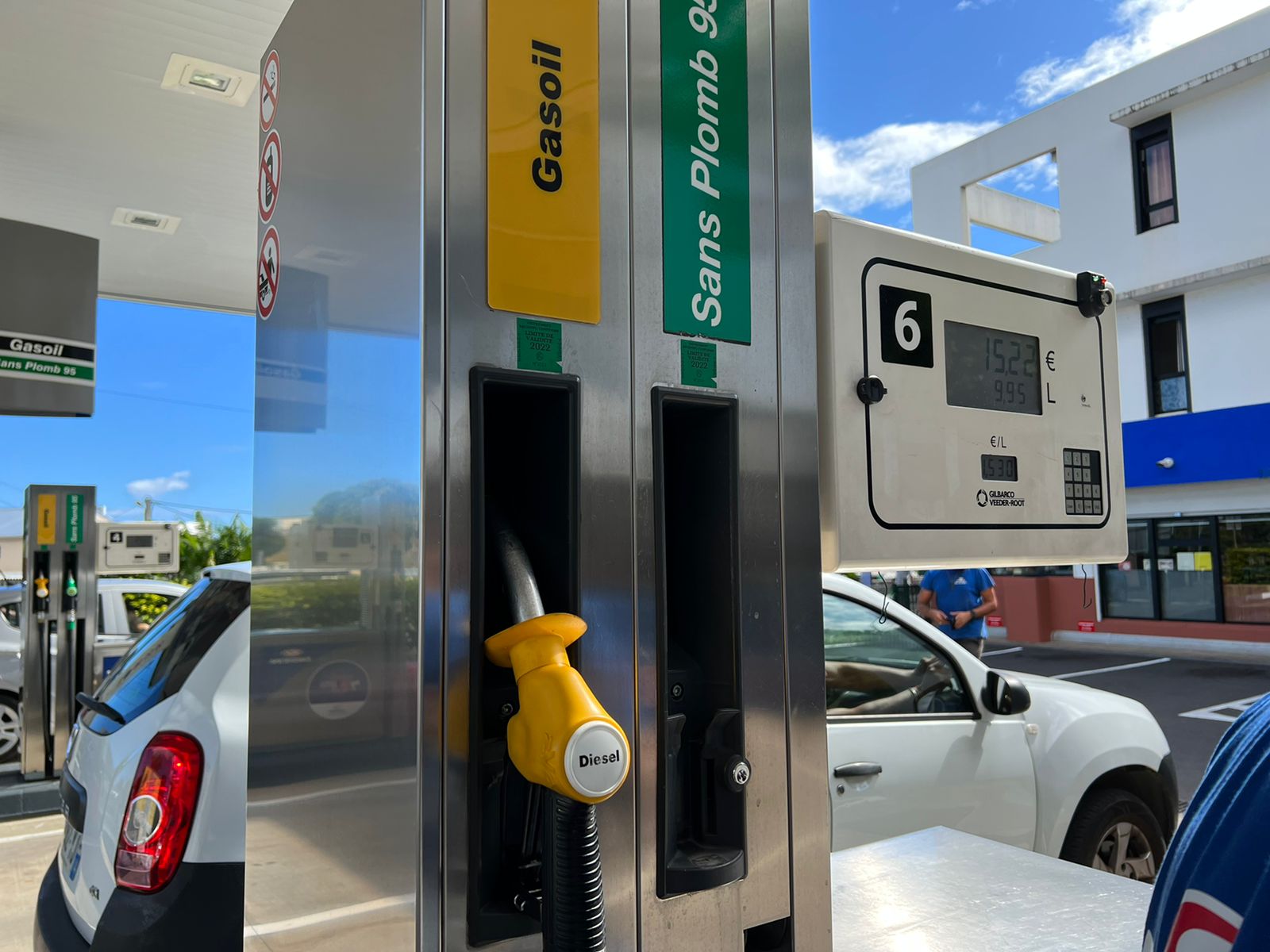 Carburants à La Réunion : Comment obtenir la prime de 100 euros
