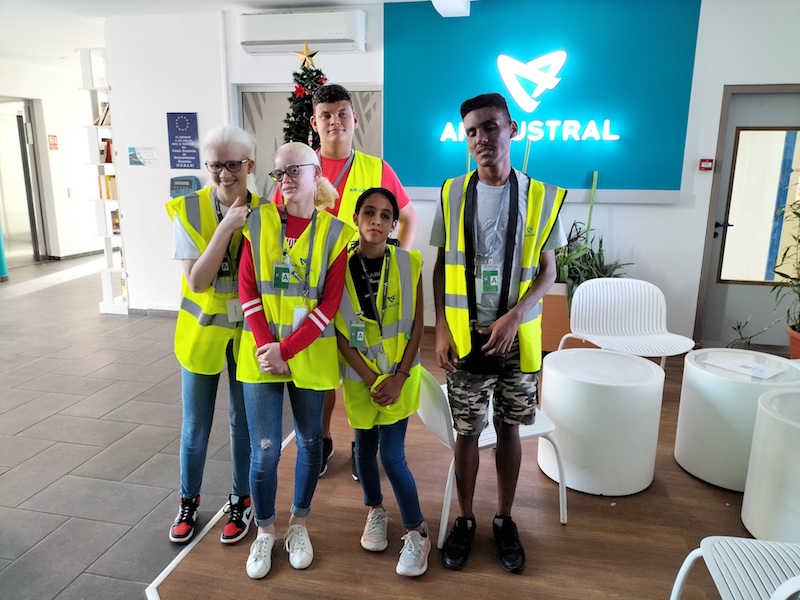 Air Austral a ouvert les portes de ses avions à de jeunes adolescents déficients visuels âgés entre 12 et 16 ans