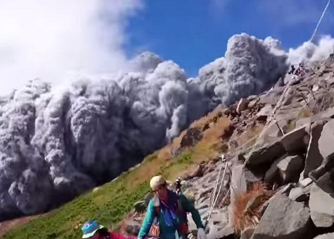 Éruption du mont Ontake : Cinq victimes supplémentaires, les recherches suspendues
