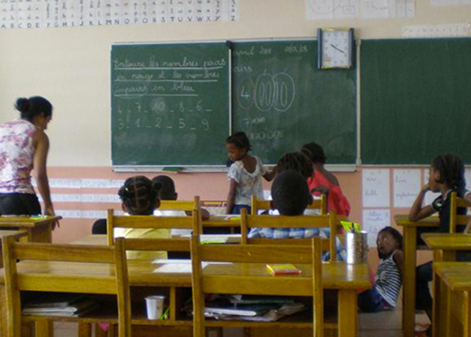 Mayotte : 292 CUI affectés dans les écoles pour aider à la mise en place des rythmes scolaires