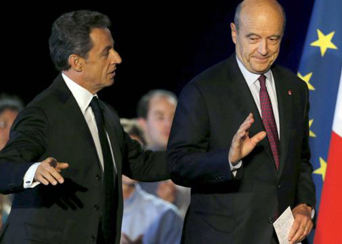 UMP: Alain Juppé hué au meeting de Nicolas Sarkozy