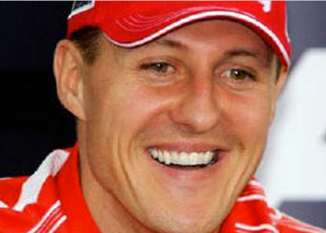 Michael Schumacher "communique avec les yeux" et "commence à reconnaître les siens"