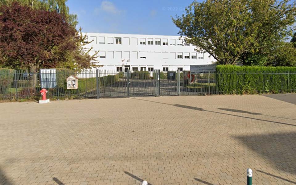 Le collège Bracke-Desrousseaux où la victime était harcelée. Photo : Google street view