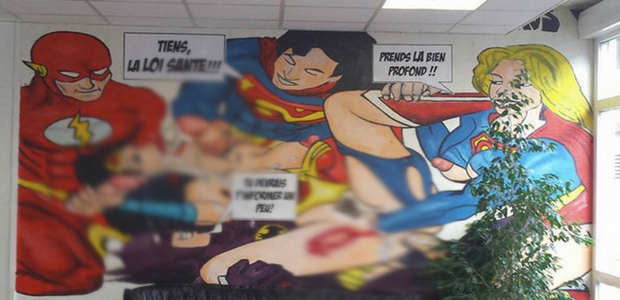 Un médecin justifie la fresque avec Marisol Touraine (?) sur le mur de l'internat