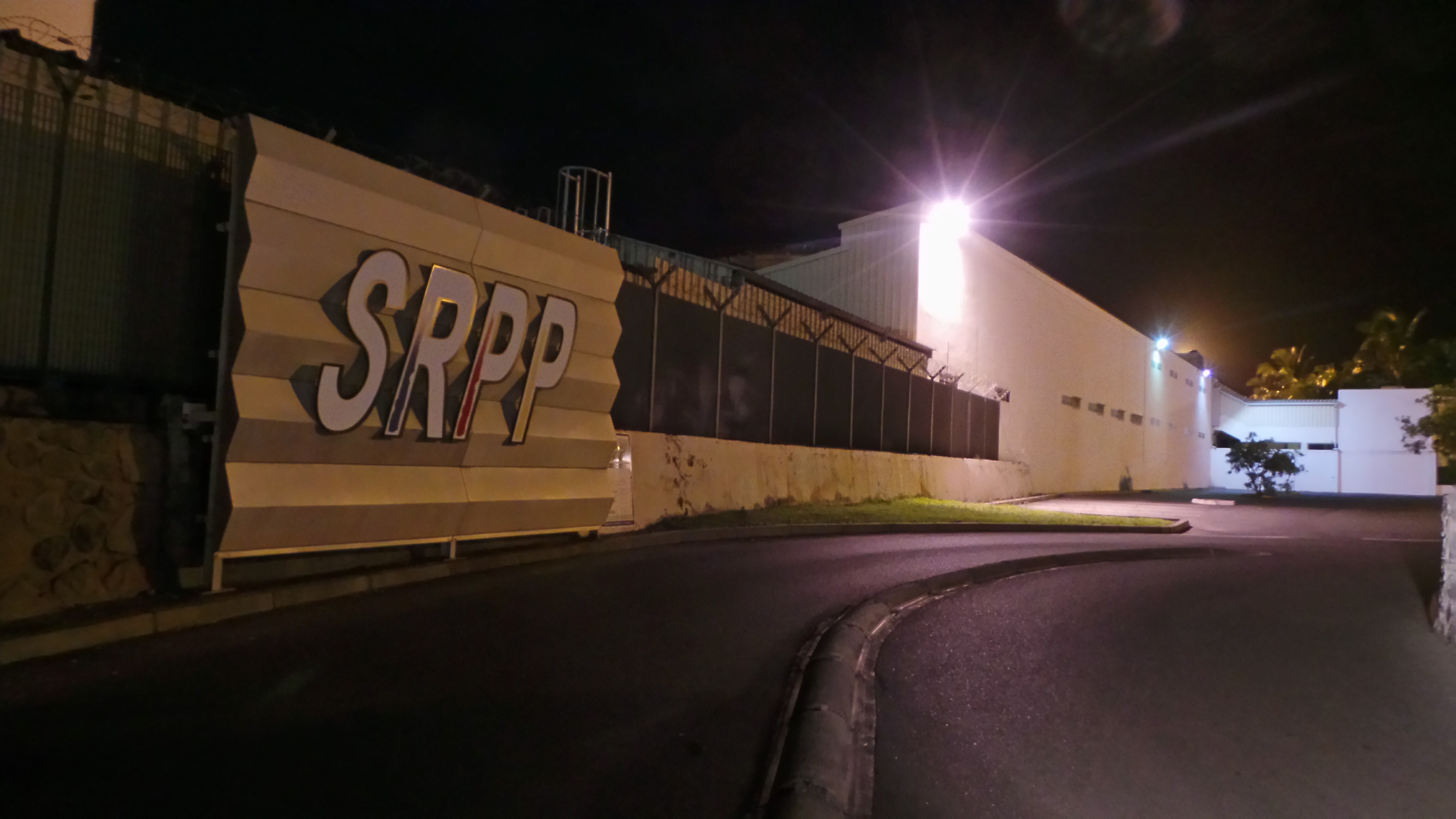 L'entrée de la SRPP est déserte