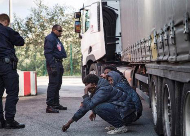 Calais : Multiplication des interceptions de migrants clandestins par les policiers