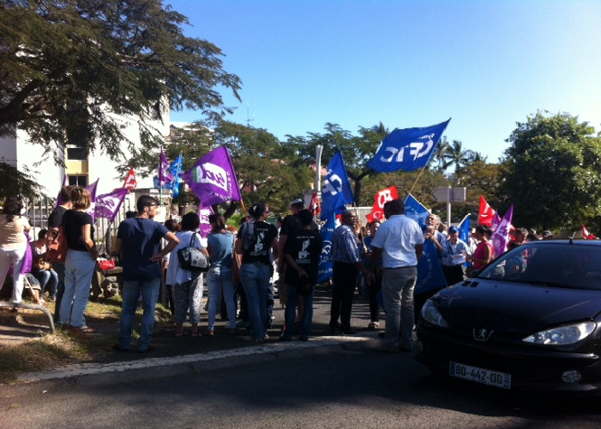Manifestation devant l'ARS: "Non à la politique d'austérité"