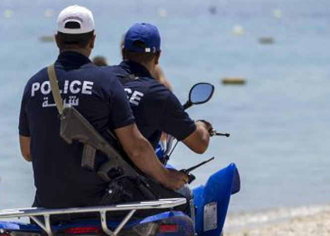 Tunisie : La police touristique désormais armée sur les plages et dans les hôtels