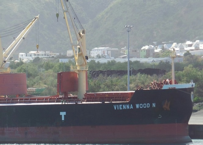 Port Est: Un docker de 24 ans chute de 20 mètres et se tue