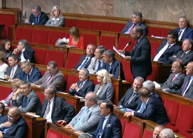 Le Bureau est composé de 22 membres dont le Président de l'Assemblée nationale, Claude Bartolone