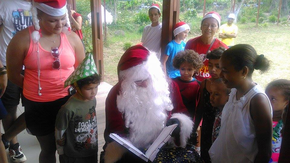 Le Rotary accompagne le Père Noël à Mafate