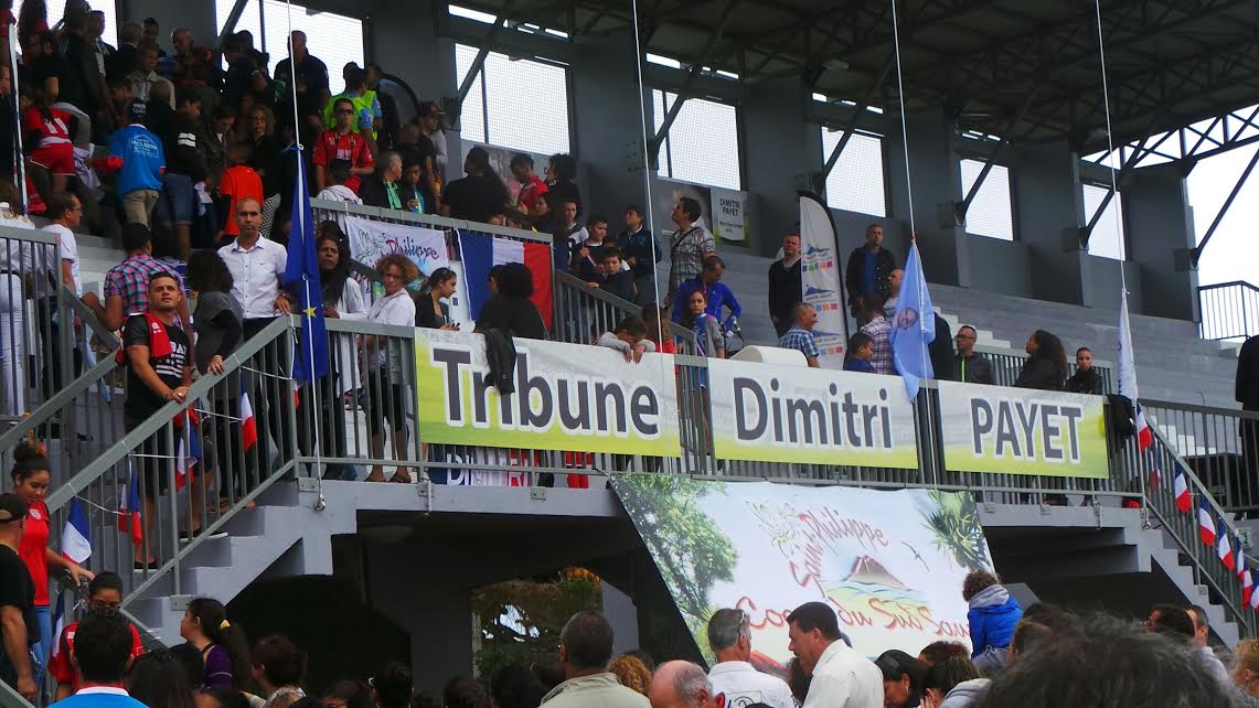 La tribune "Dimitri Payet" inaugurée au stade de Saint-Philippe