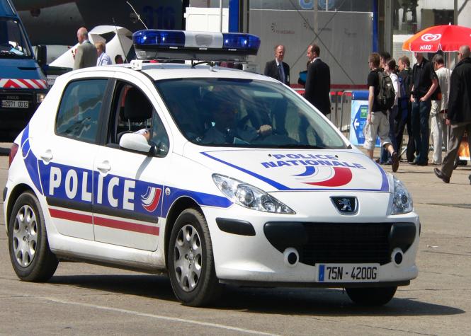 Mulhouse: Une femme jette ses meubles par la fenêtre et blesse un policier au couteau