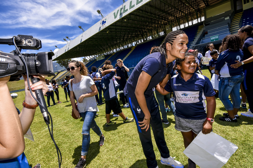 [PHOTOS] L'équipe de France féminine de football est arrivée à La Réunion