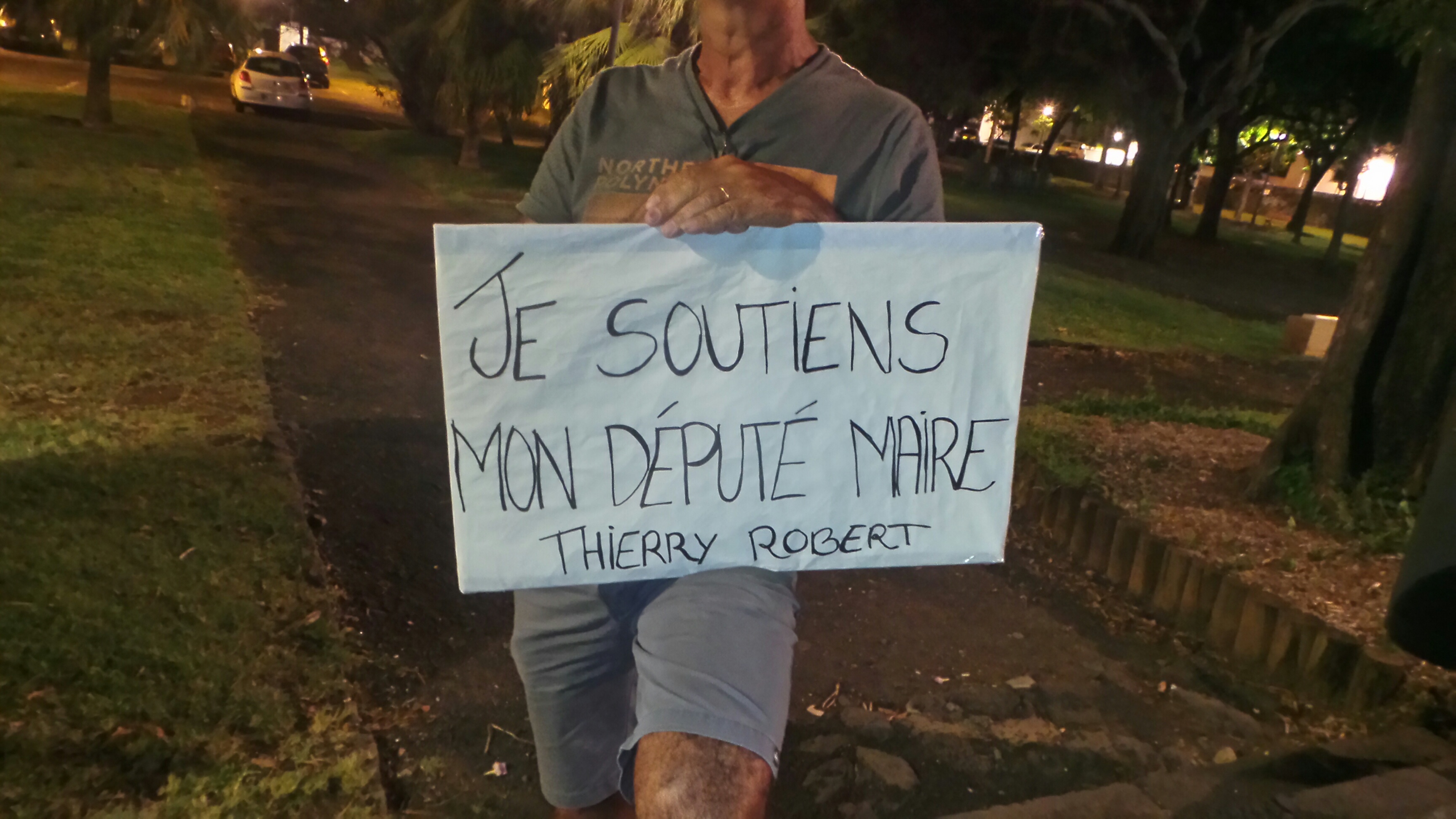 Thierry Robert stoppe sa grève de la faim au milieu de la nuit