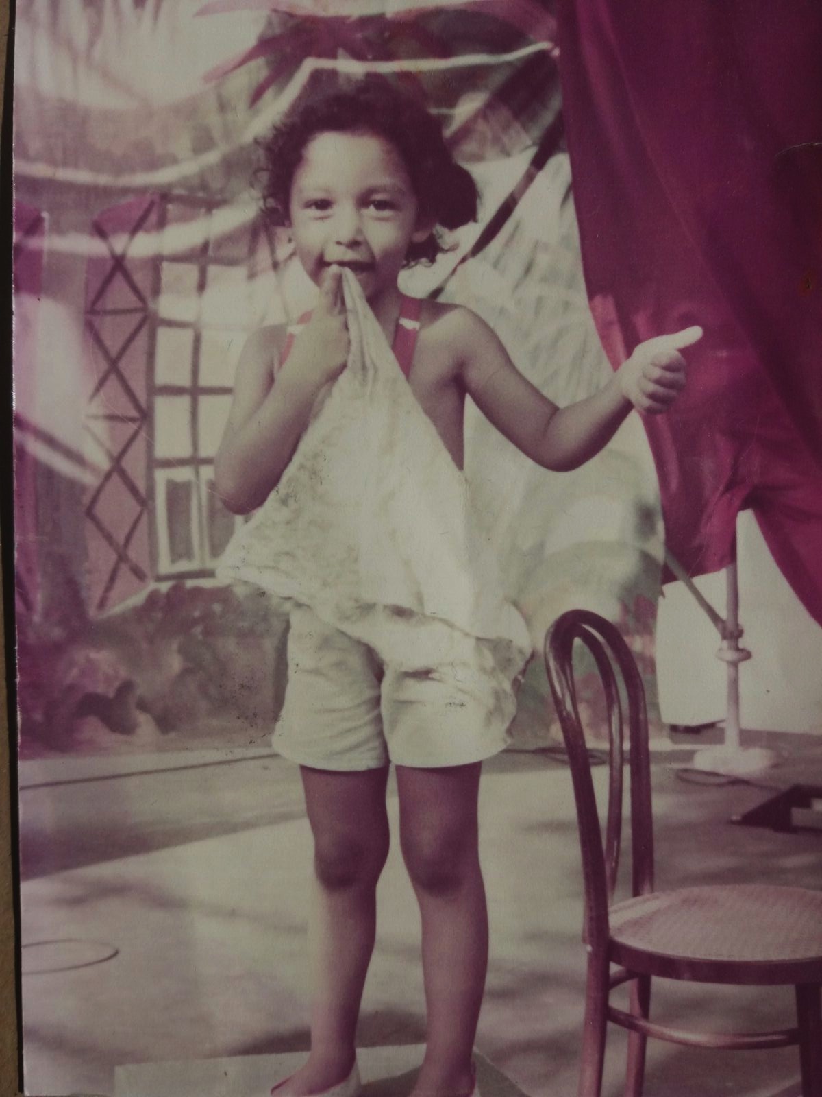 Yaelle à 3 ans, au théâtre Vollard, pour le spectacle de Nina Ségamour