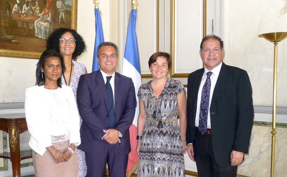 Didier Robert et les députés de la plateforme d'union rencontrent la ministre des Outre-mer