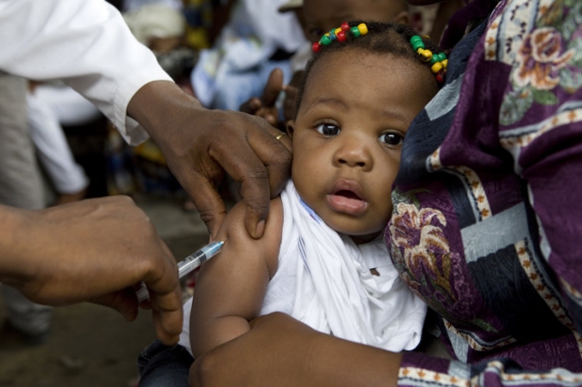 Coqueluche à Mayotte: Après le décès de 2 nourrissons, 40.000 enfants vont etre vaccinés