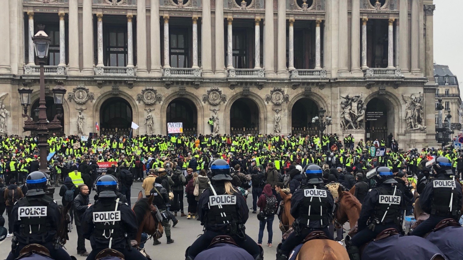 Gilets jaunes à Paris : au moins 1000 manifestants selon la préfecture