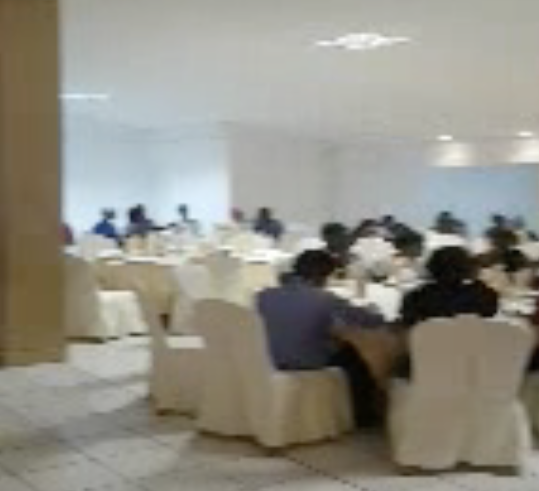 ▶️ Les migrants sri-lankais invités pour un repas de réveillon à Sainte-Clotilde