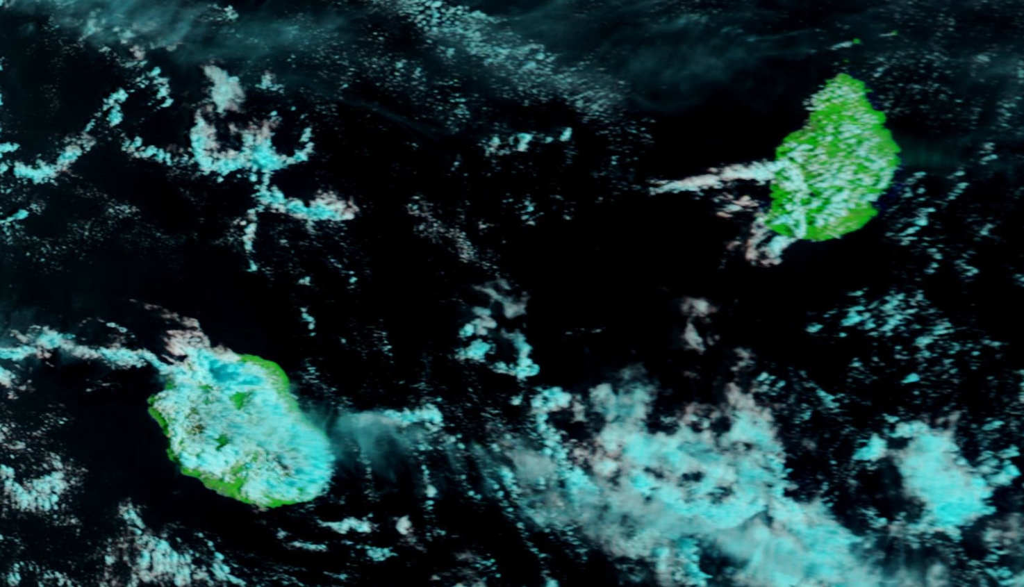A 11h le satelite Terra montre déjà une évolution dirune localement marquée sur la Réunion.