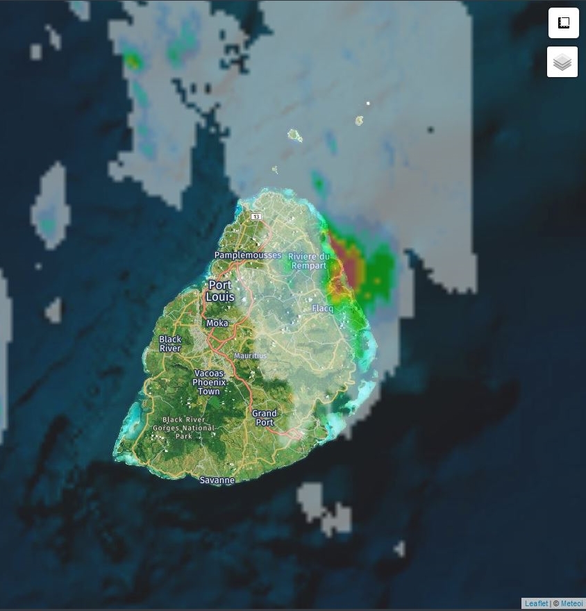 Radar 03h15: des averses de très forte intensité touchent alors la région de Belle Mare/Roches Noires à Maurice. Crédit: https://www.meteoi.re