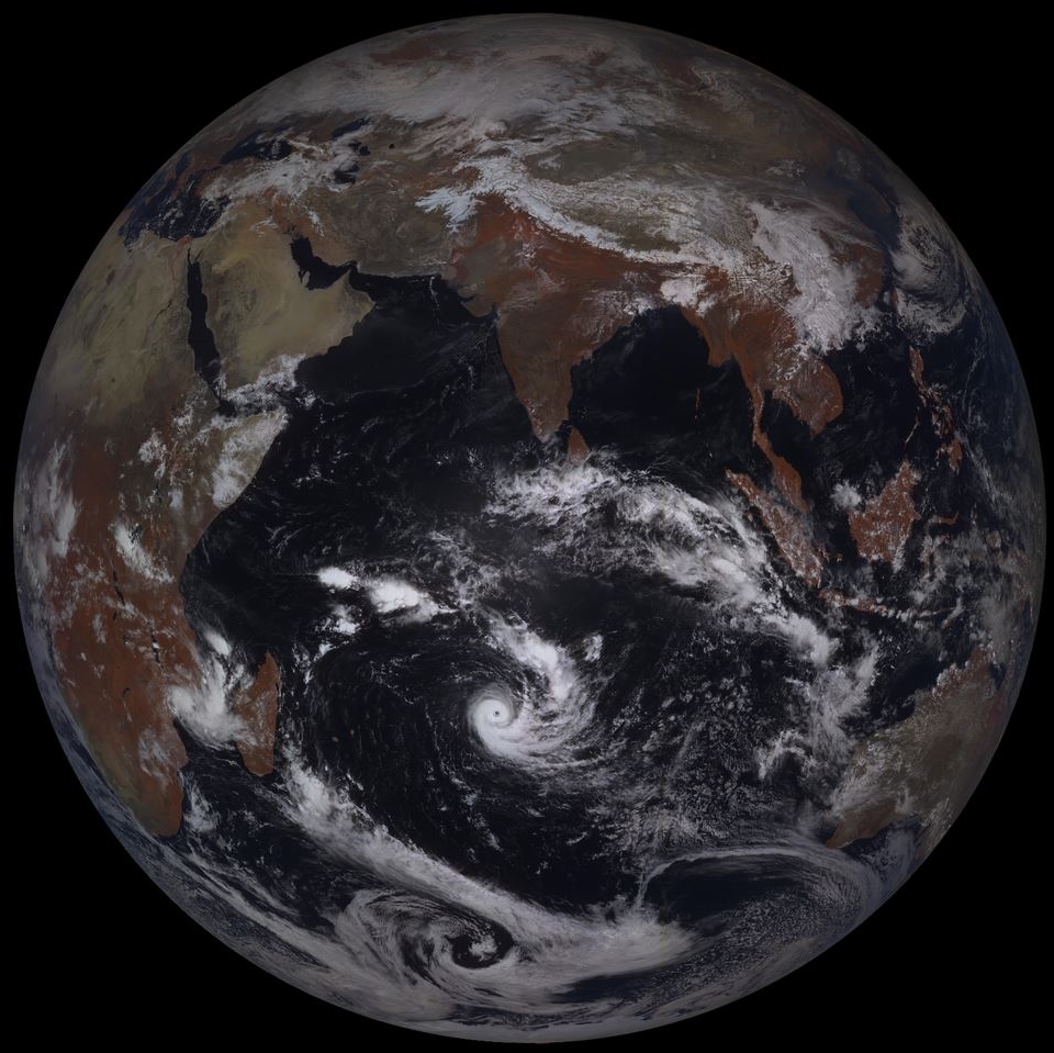 L' Océan Indien par le satellite géostationnaire russe à 11h30.