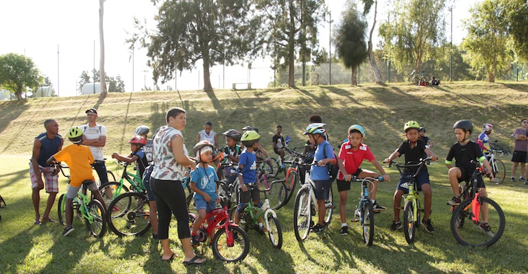 Les jeunes en vélos pour la Journée de Cohésion à Corbeil