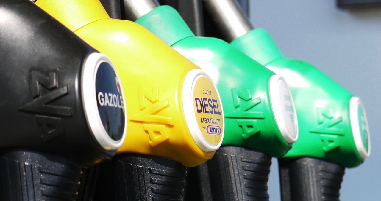 Les prix des carburants restent stables en juin