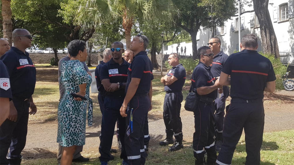 ▶️ Grève nationale: Sit-in des sapeurs-pompiers réunionnais en soutien à leurs collègues nationaux