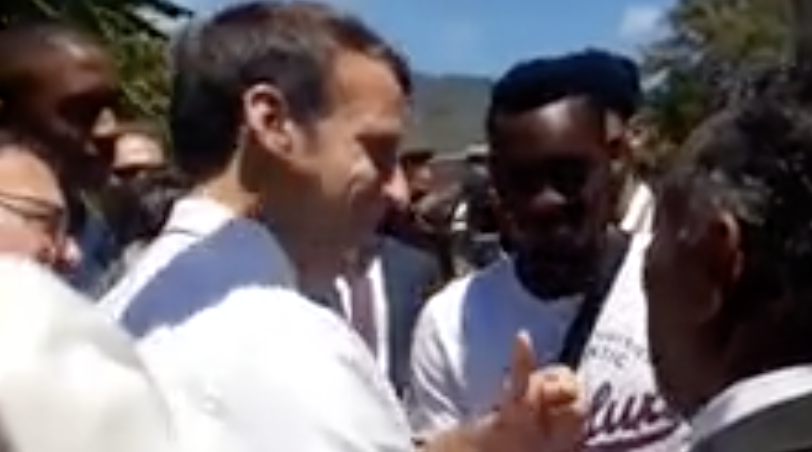 ▶️ Changement de programme, Emmanuel Macron aux Camélias, échange musclé avec des jeunes