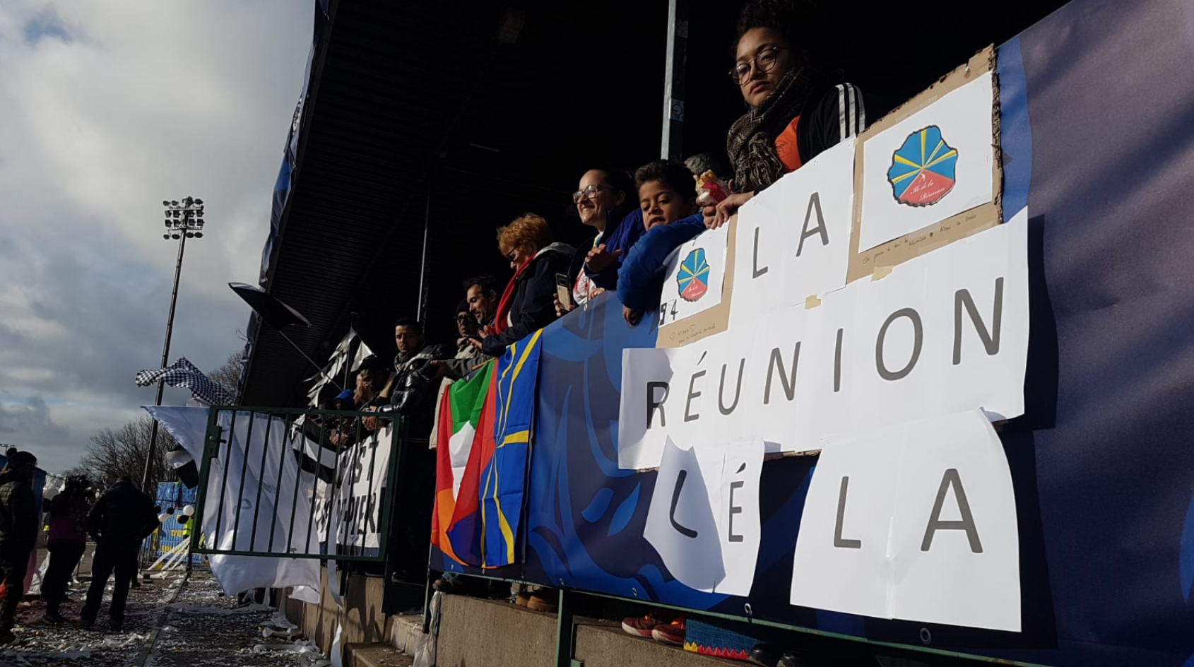 La Réunion lé là ! Les supporters réunionnais présents à Épinal donnent de la voix pour la JSSP ! 
