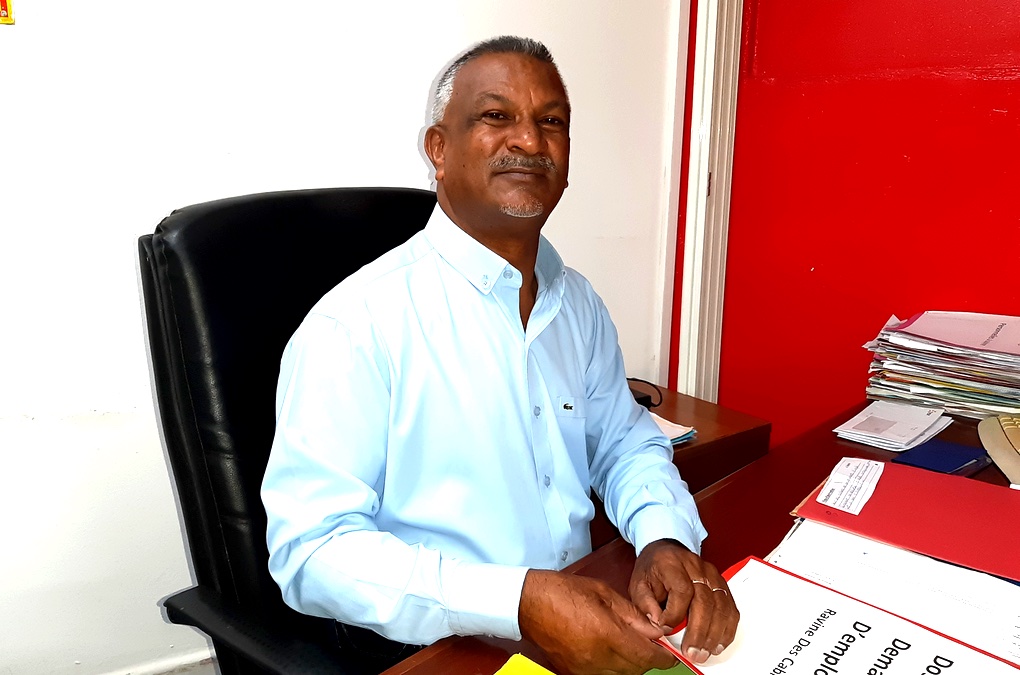 Raymond Vimbaye: "Chaque élu devra exercer un seul mandat et une seule fonction"