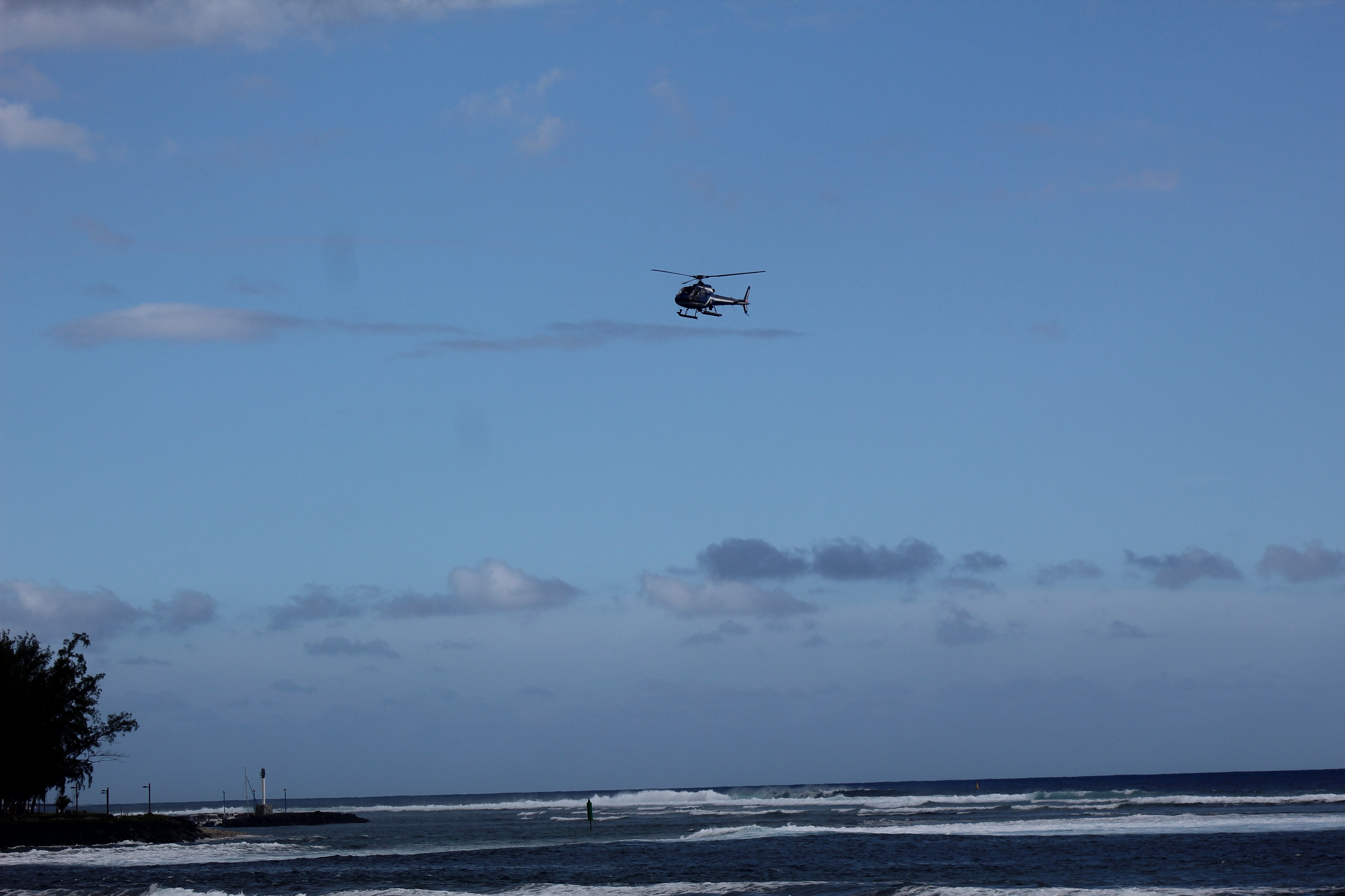 Hélicoptère de la gendarmerie : À St-Leu aussi, les surfeurs forcés à quitter l'eau