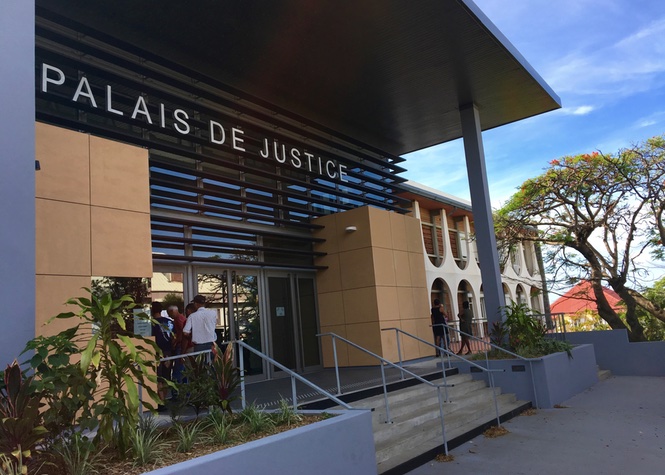Coup de ciseaux à St-Leu: Le jeune suspect mis en examen pour tentative d’homicide