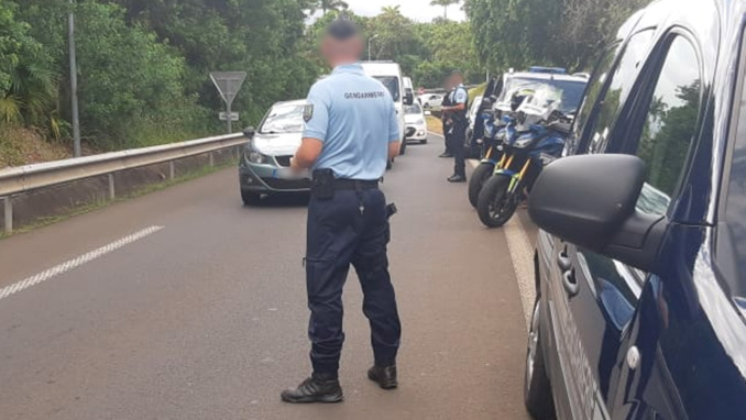 30 véhicules immobilisés par les gendarmes ce week-end