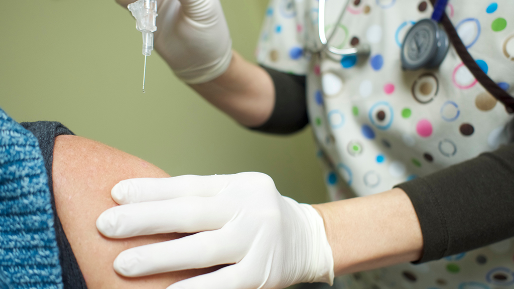 Covid : L'Académie de médecine préconise de rendre le vaccin obligatoire