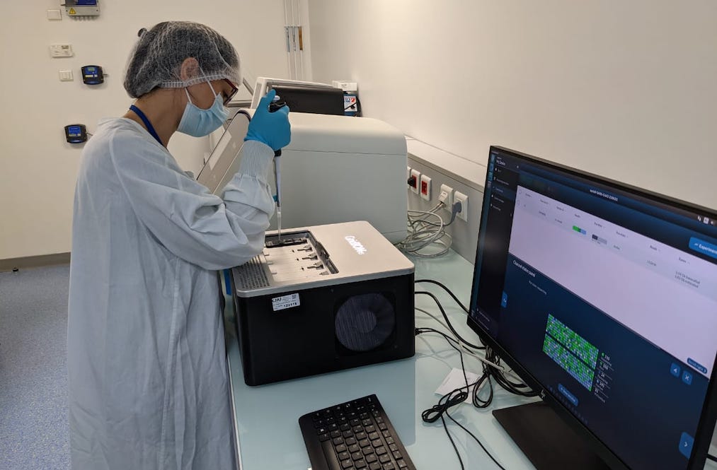 Le laboratoire de microbiologie du CHU de La Réunion se dote d’un nouveau séquenceur ADN