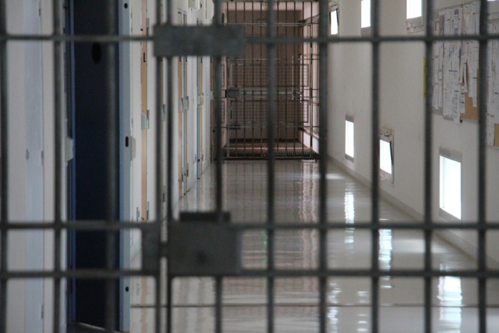 St-Pierre : Il pousse la porte de sa cellule et s'enfuit du tribunal