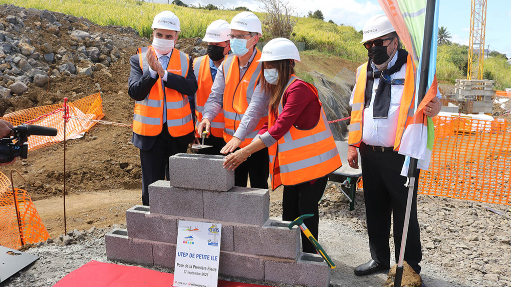 CIVIS : Lancement du chantier AEP et pose de la 1ère pierre de l'UTEP de Petite-Île