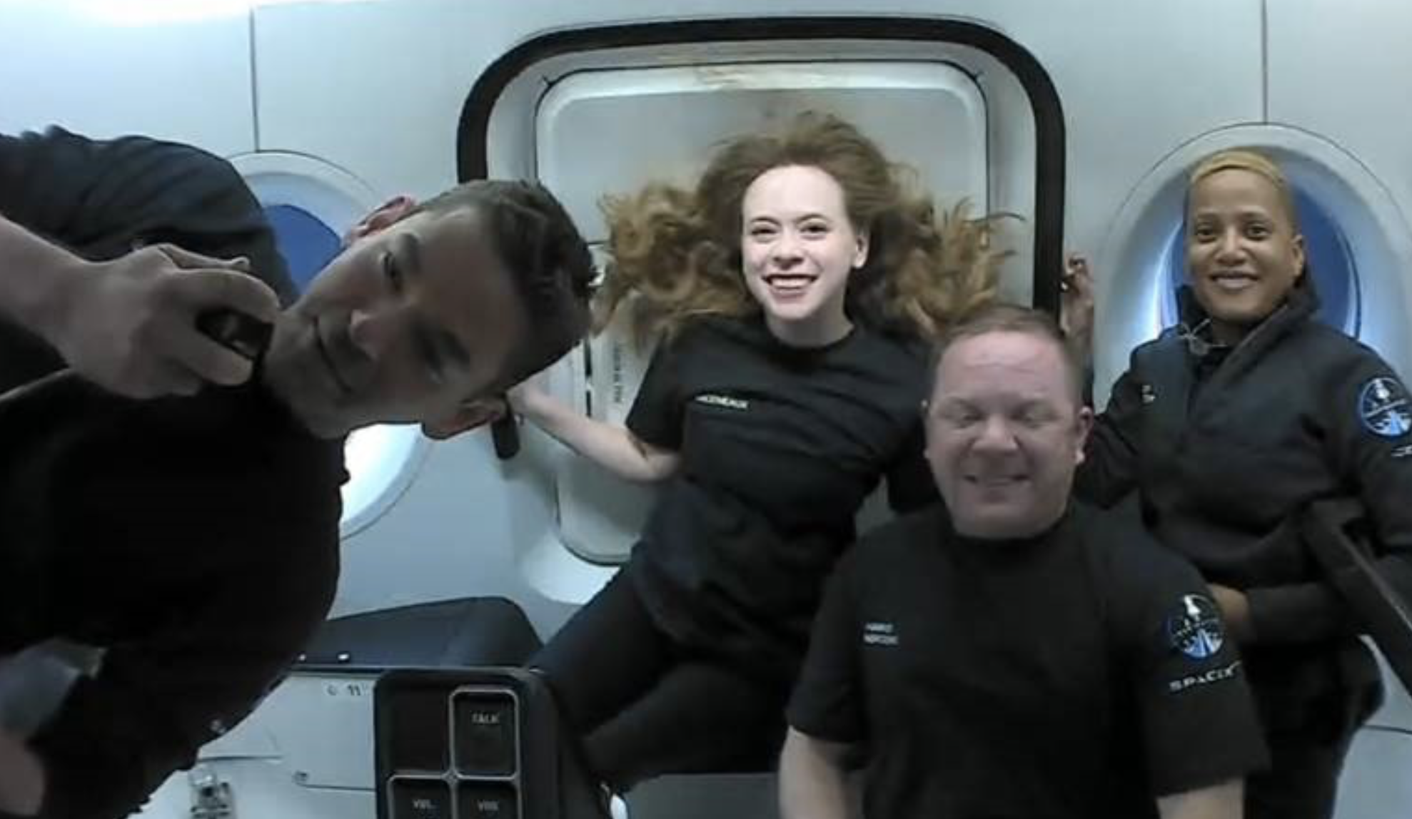 Les 4 membres d'Inspiration4 sont retournés sur Terre samedi après le tout premier vol spatial humain civil en orbite