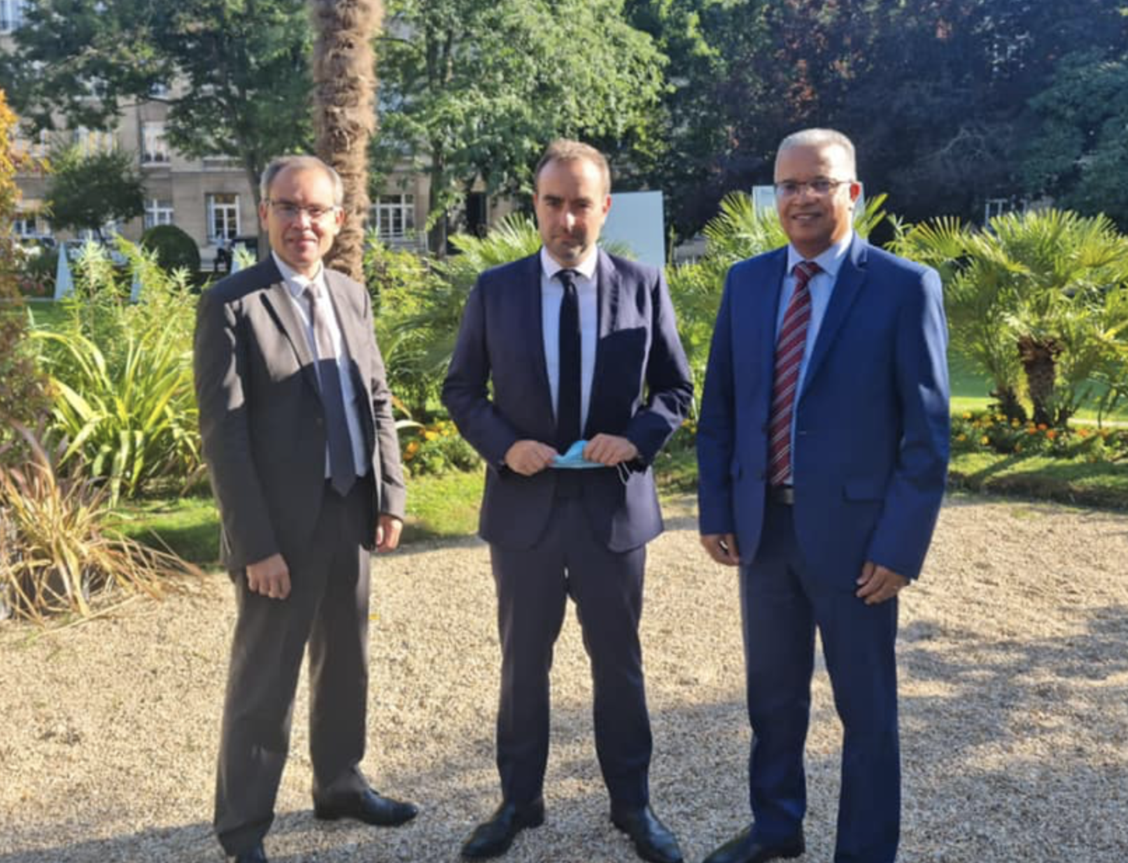Cyrille Melchior et son vice-président Serge Hoareau rencontrent Sébastien Lecornu à Paris