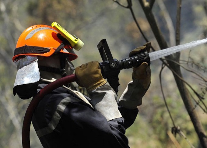 Nouveau feu de broussailles à Plateau-Caillou : 17 hectares partis en fumée cette nuit