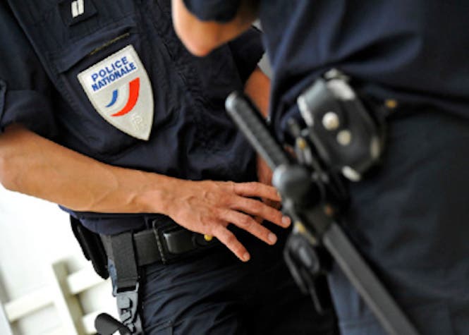 St-Denis : Un policier violemment percuté lors d'un contrôle, le chauffard en fuite